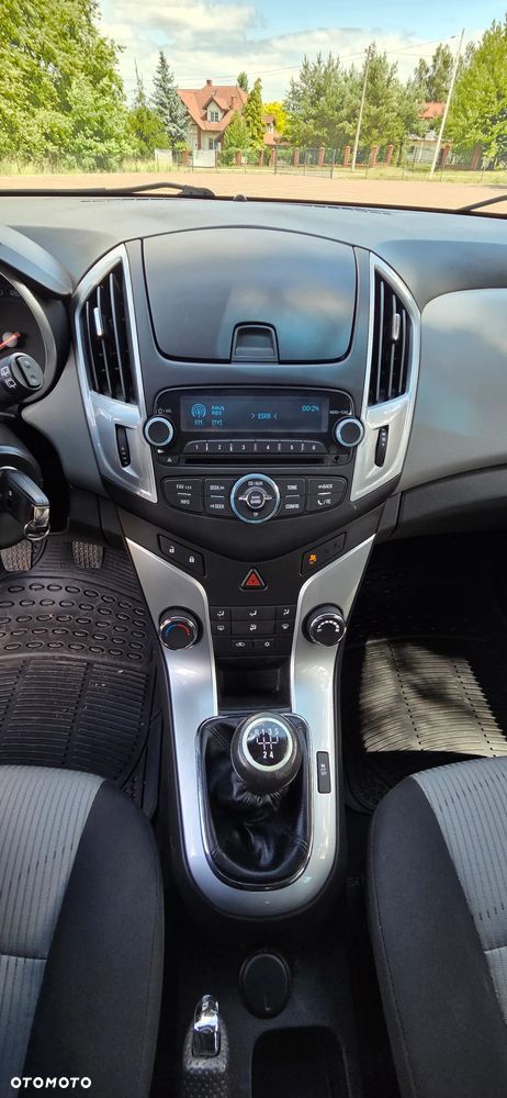 Chevrolet Cruze 1.6 LS - 10