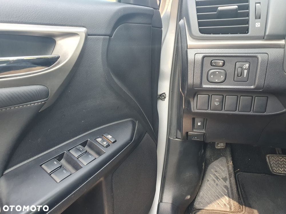 Lexus CT - 16