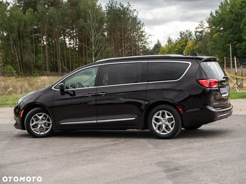 Chrysler Pacifica - 7