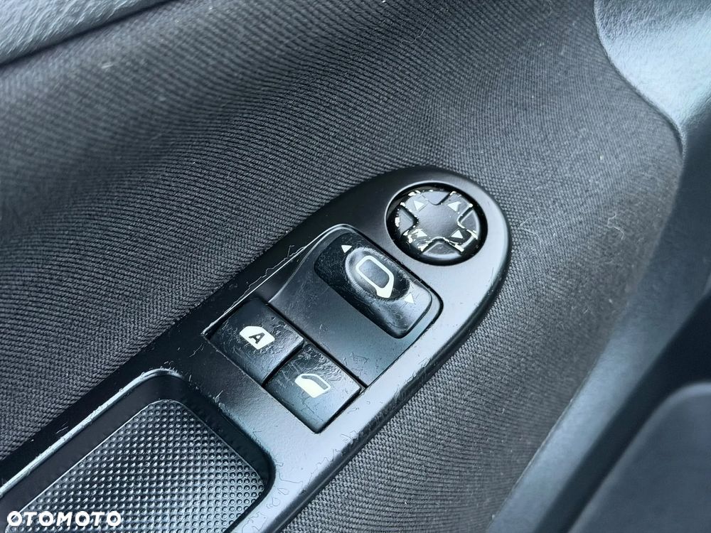 Peugeot 207 75 Urban Move - 18