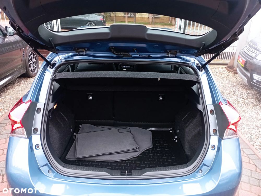 Toyota Auris 1.6 Premium - 28