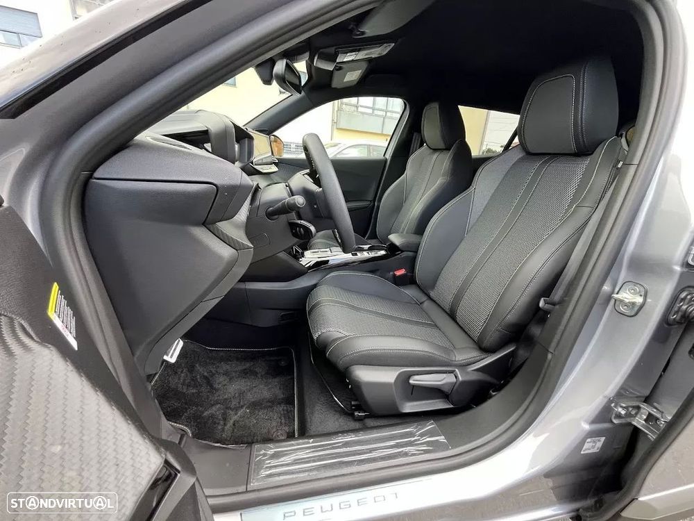 Peugeot e-2008 50 kWh GT - 25