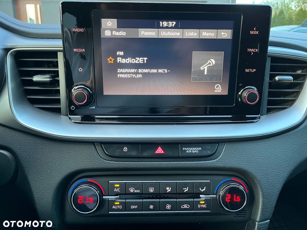 Kia Ceed 1.6 CRDi mHEV M - 16