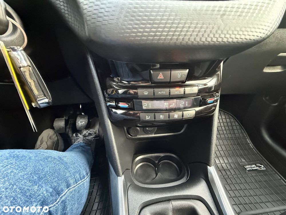 Peugeot 2008 120 VTI Allure - 32