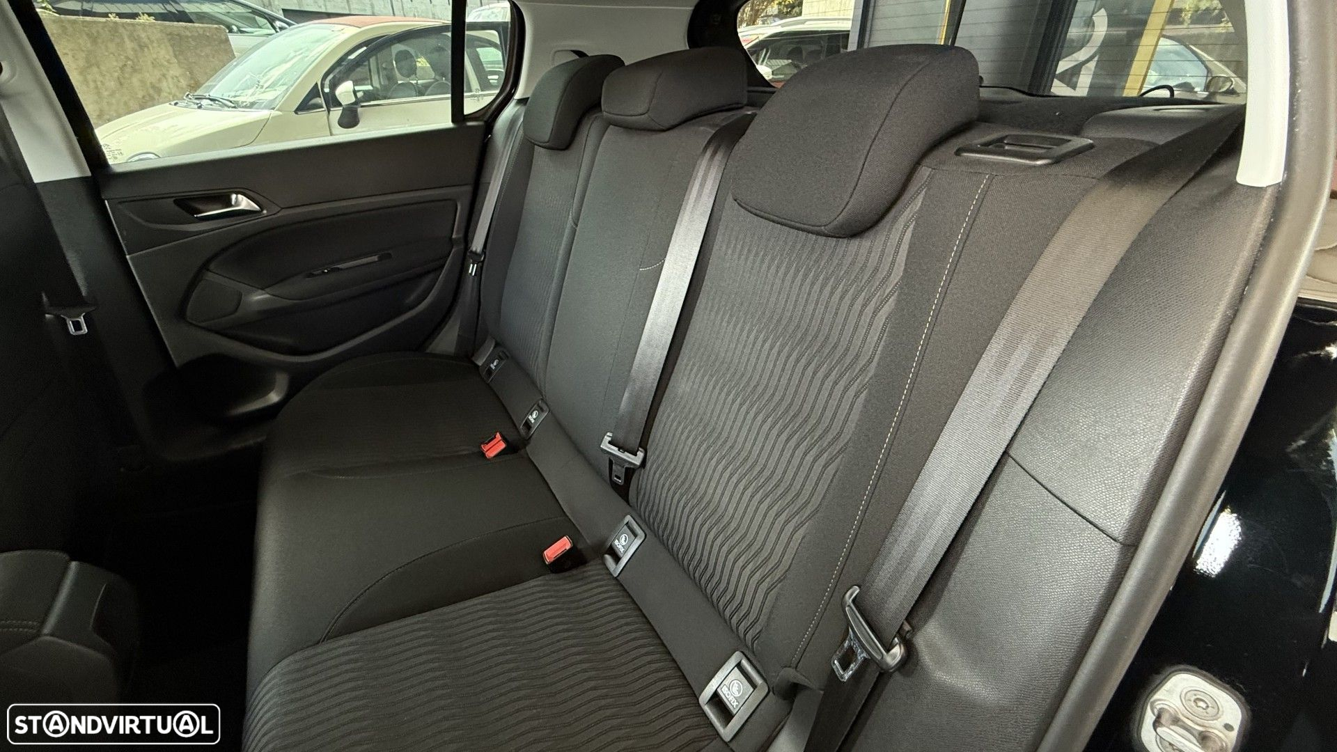 Peugeot 308 1.2 PureTech Allure J17 - 26