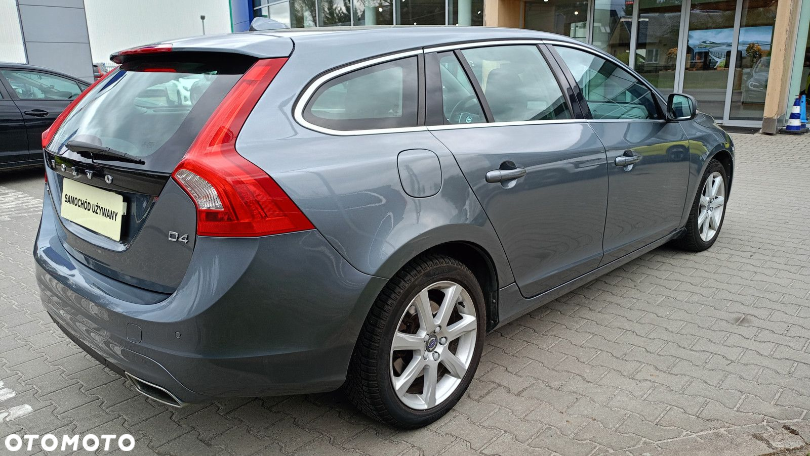 Volvo V60 D4 Drive-E Momentum - 8