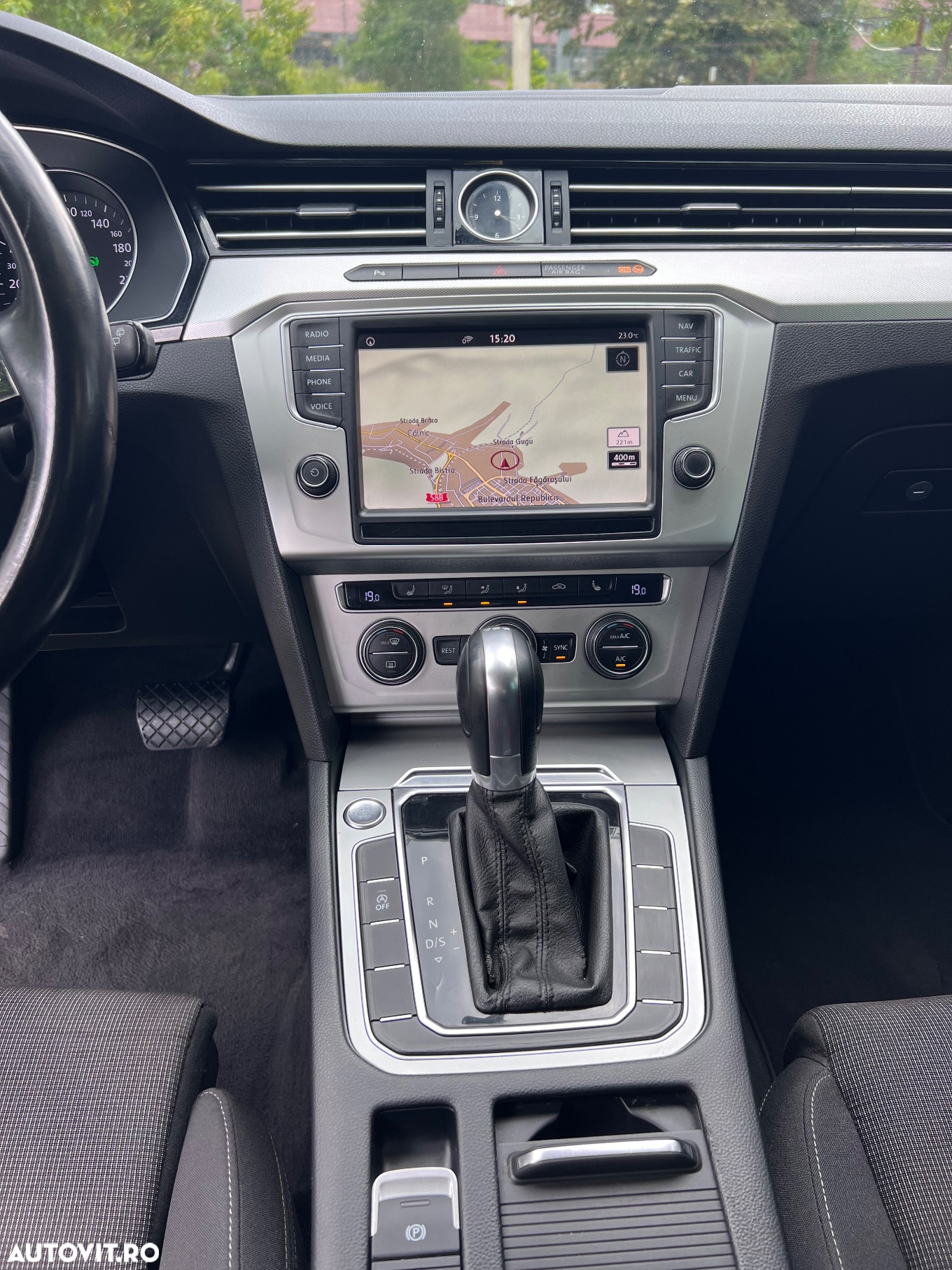 Volkswagen Passat Variant 2.0 TDI DSG (BlueMotion Technology) Trendline - 8