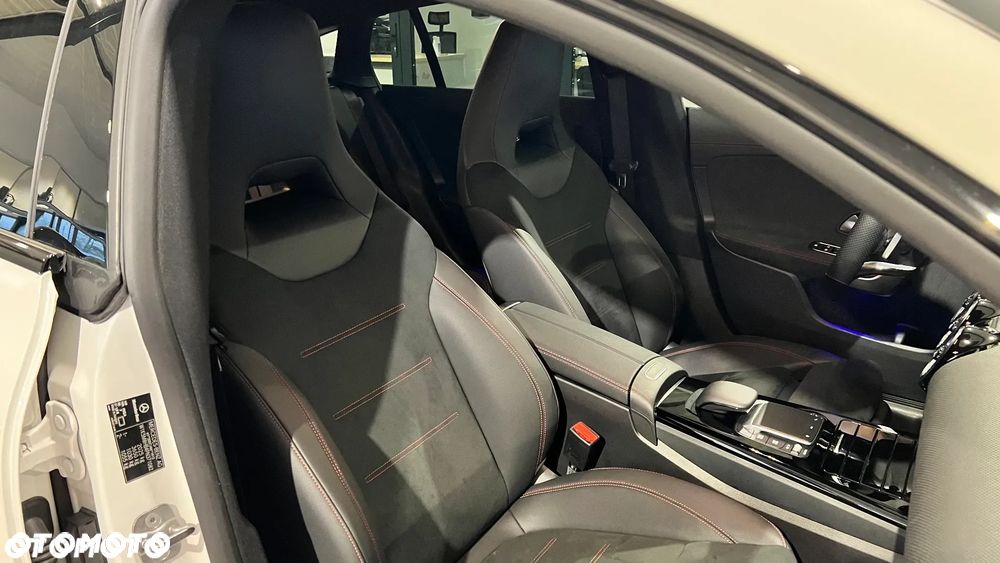 Mercedes-Benz CLA 200 AMG Line 7G-DCT - 21
