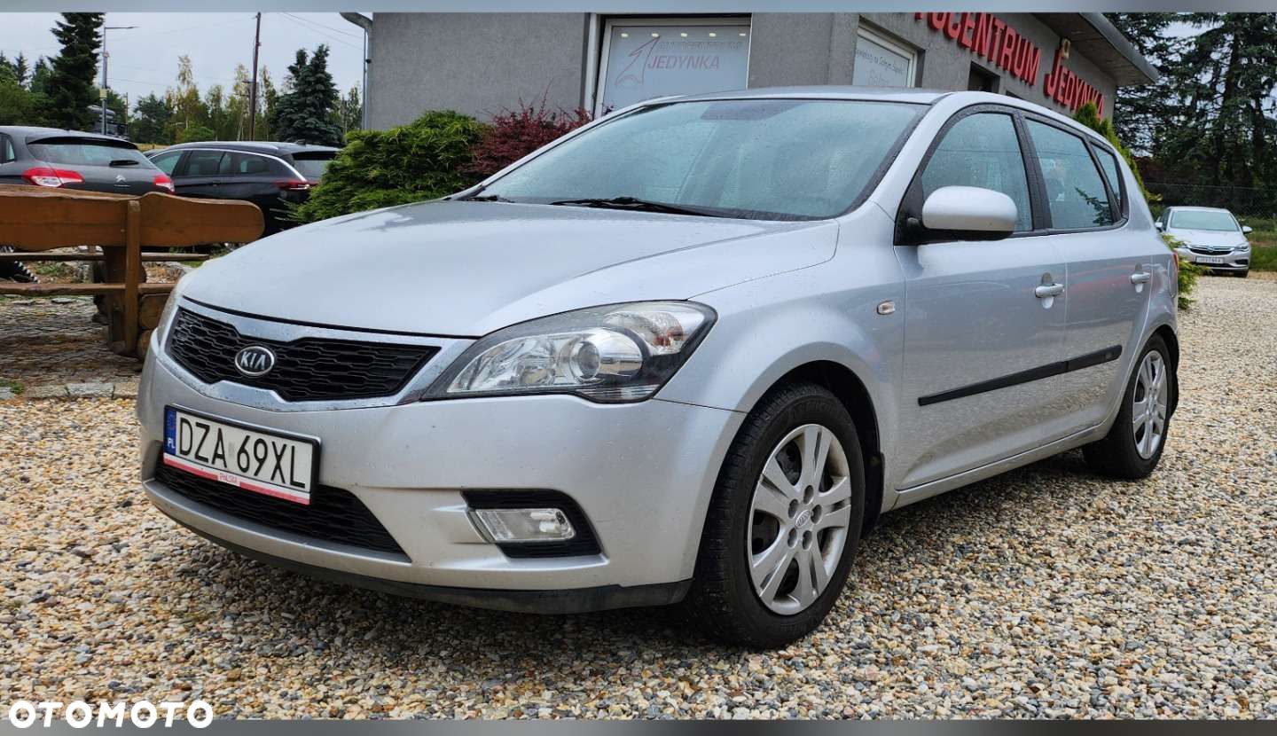 Kia Ceed - 1