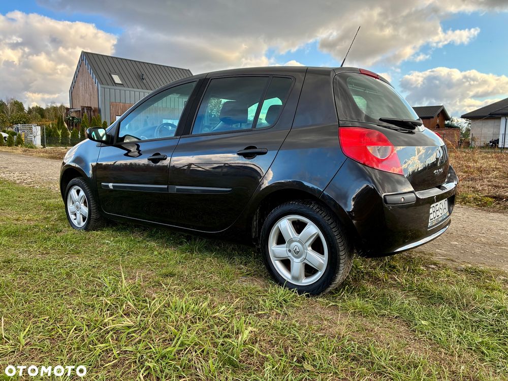 Renault Clio - 14
