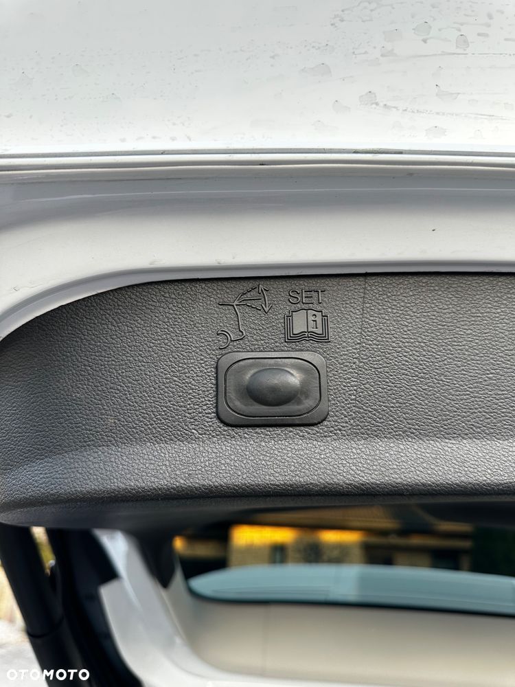 Ford Kuga 2.0 TDCi Individual MPS6 - 22