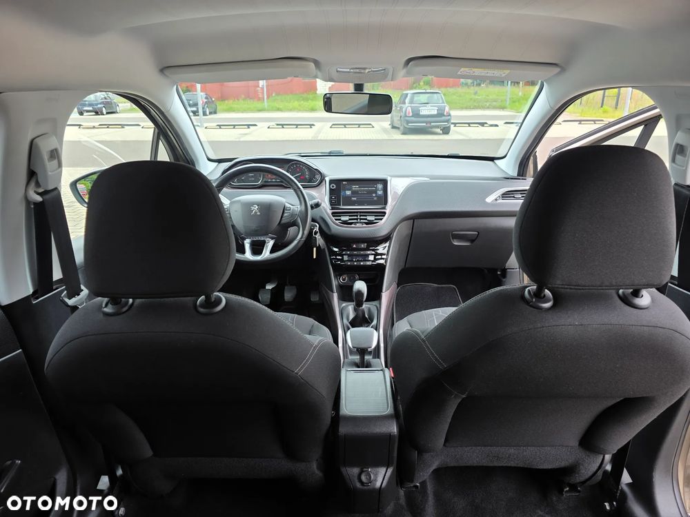 Peugeot 2008 1.2 Pure Tech Style EU6 - 21