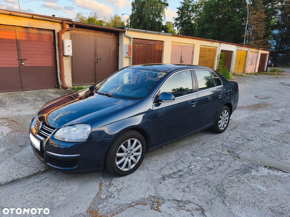 Volkswagen Jetta 1.9 TDI Comfortline - 1