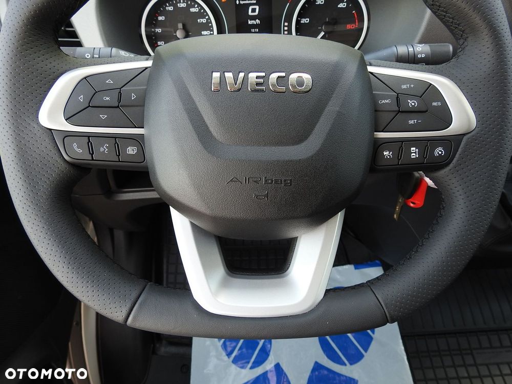 Iveco DAILY 35S18 NOWY PLANDEKA 8 PALET TEMPOMAT NAWIGACJA LEDY AUTOMAT HI-MATIC 180KM - 30