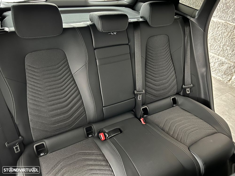 Mercedes-Benz EQA 300 4Matic Progressive - 17