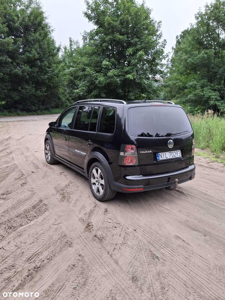 Volkswagen Touran - 2