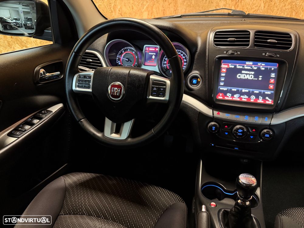 Fiat Freemont 2.0 M-Jet Urban - 24