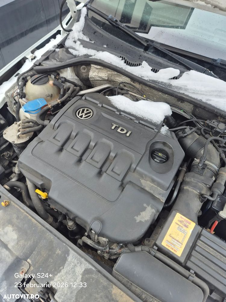 Volkswagen Jetta 2.0 TDI Comfortline - 11