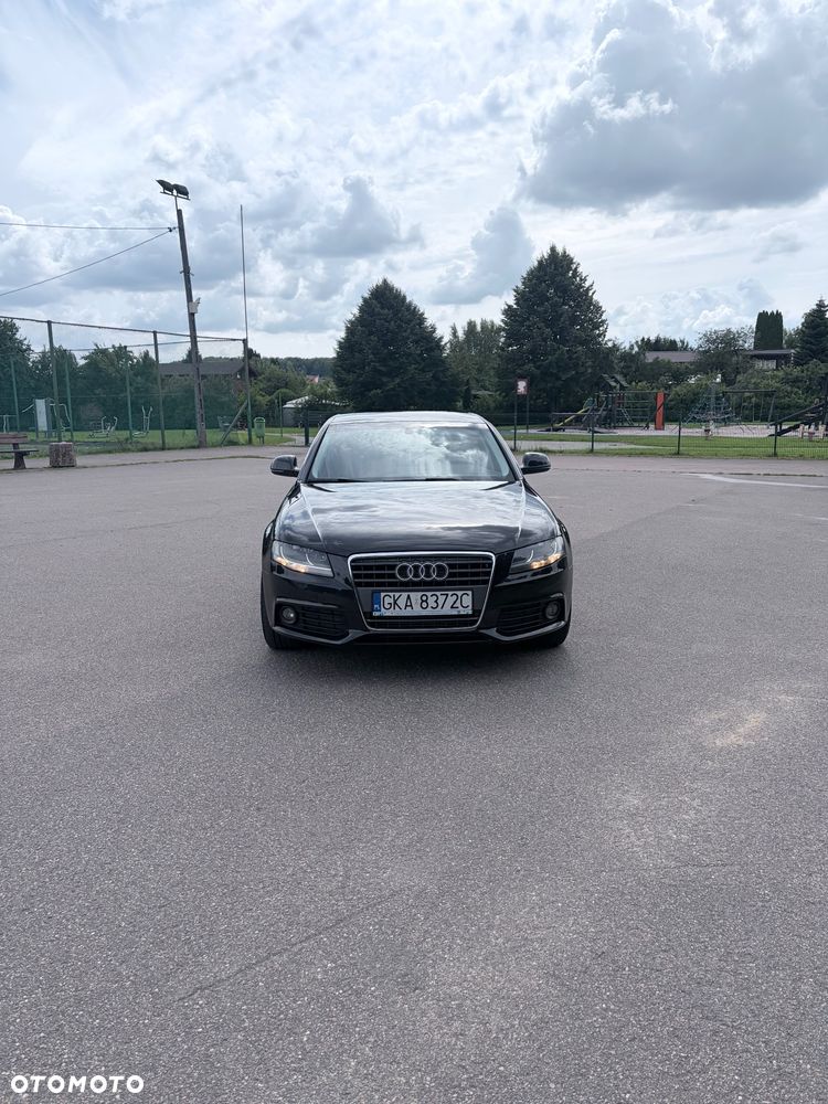 Audi A4 Limousine - 1
