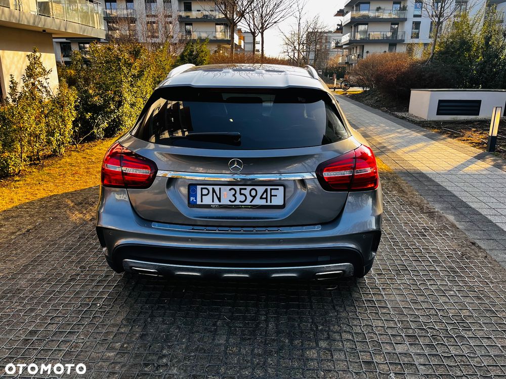 Mercedes-Benz GLA 180 7G-DCT AMG Line - 14