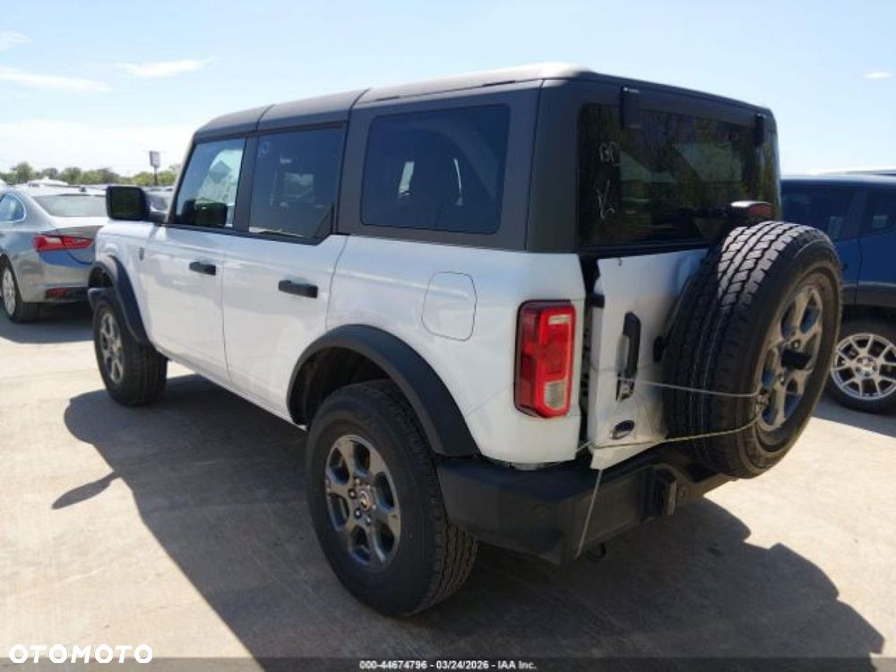 Ford Bronco - 3