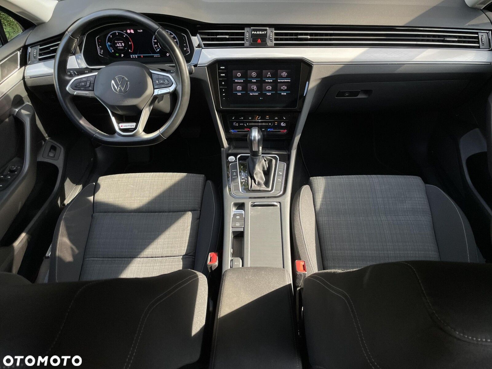 Volkswagen Passat 2.0 TDI Business DSG - 13