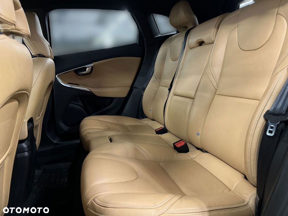 Volvo V40 - 16