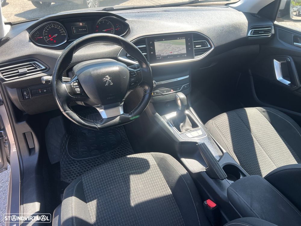 Peugeot 308 SW BlueHDi 120 EAT6 Stop & Start Allure - 23