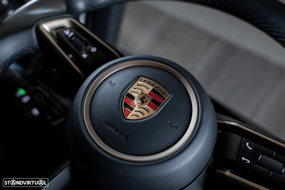 Porsche Panamera 4 E-Hybrid - 17