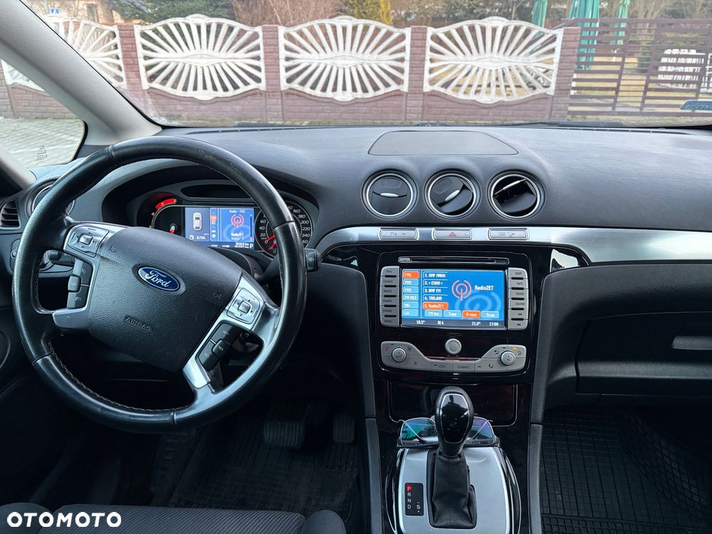 Ford S-Max - 11
