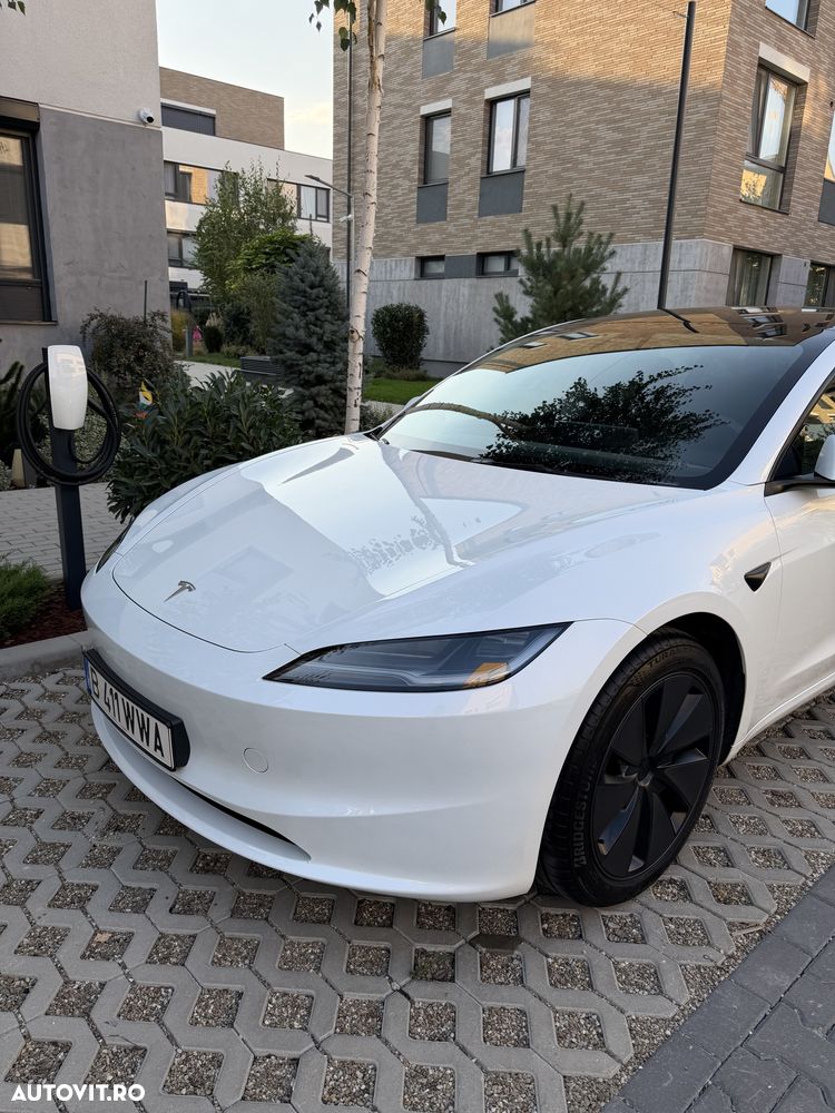 Tesla Model 3 2024 photo 4
