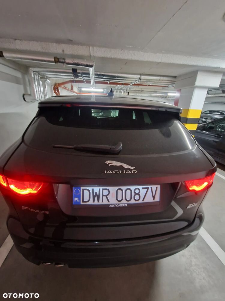 Jaguar F-Pace 20d AWD R-Sport - 13