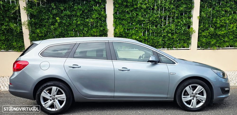 Opel Astra Sports Tourer 1.6 CDTi Executive S/S J18 - 2