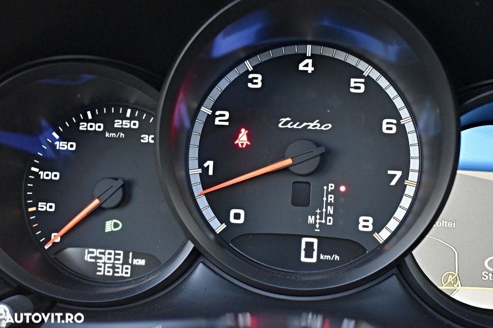 Porsche Macan Turbo PDK - 22