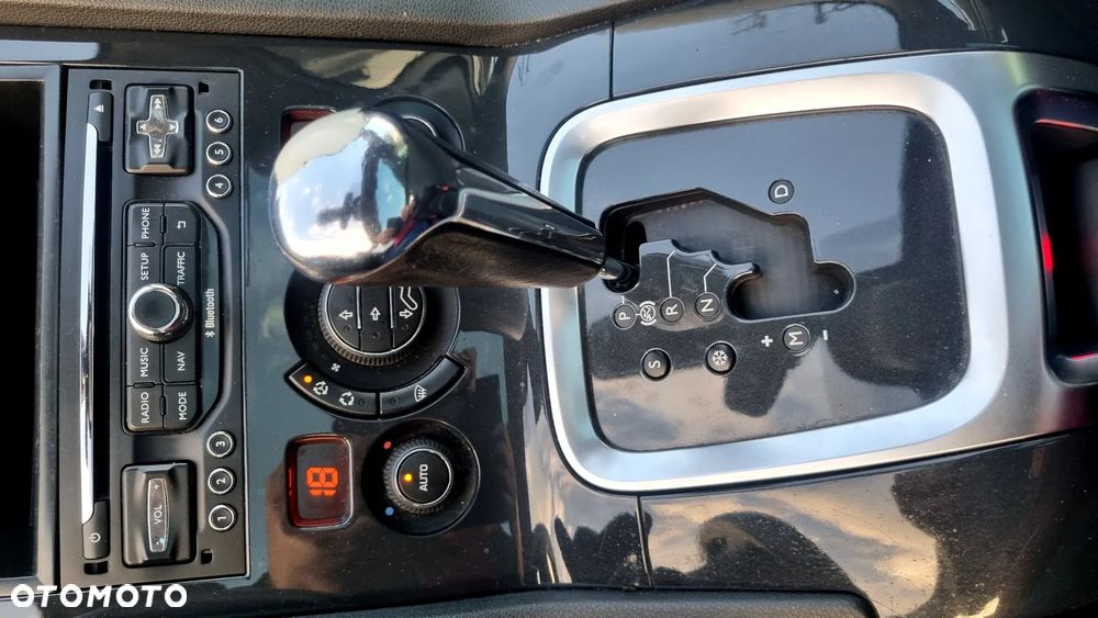 Peugeot 5008 HDI 160 Automatik Business-Line - 29