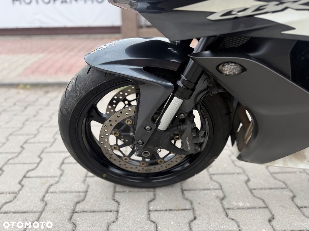 Honda CBR - 18