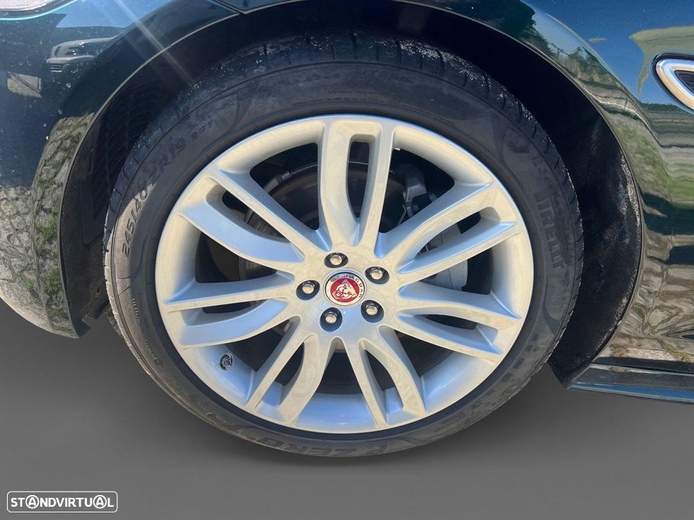 Jaguar XF Sportbrake - 14