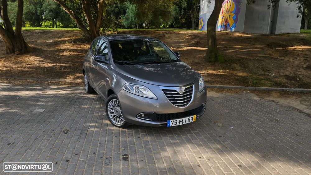 Lancia Ypsilon 1.3 M-jet S&S Silver - 1