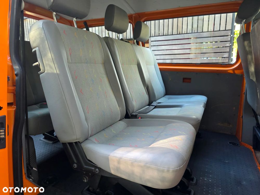 Volkswagen Transporter - 14
