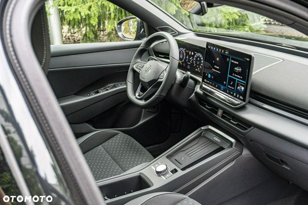 Volkswagen T-Roc - 24