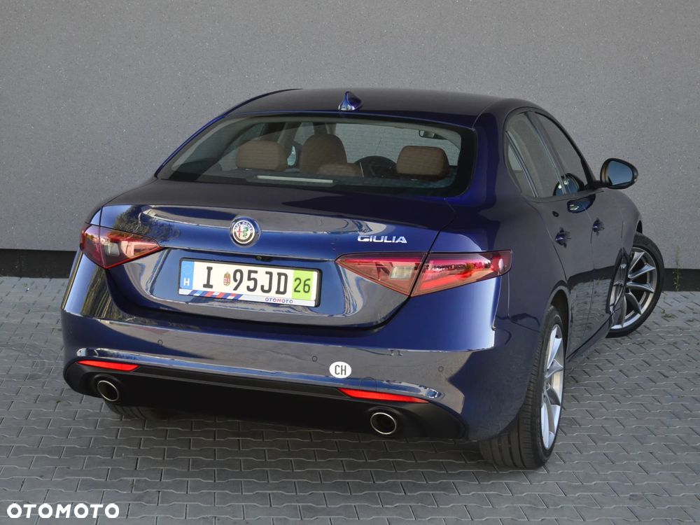 Alfa Romeo Giulia - 6