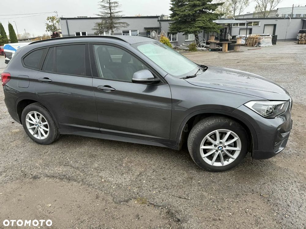 BMW X1 sDrive18d - 11