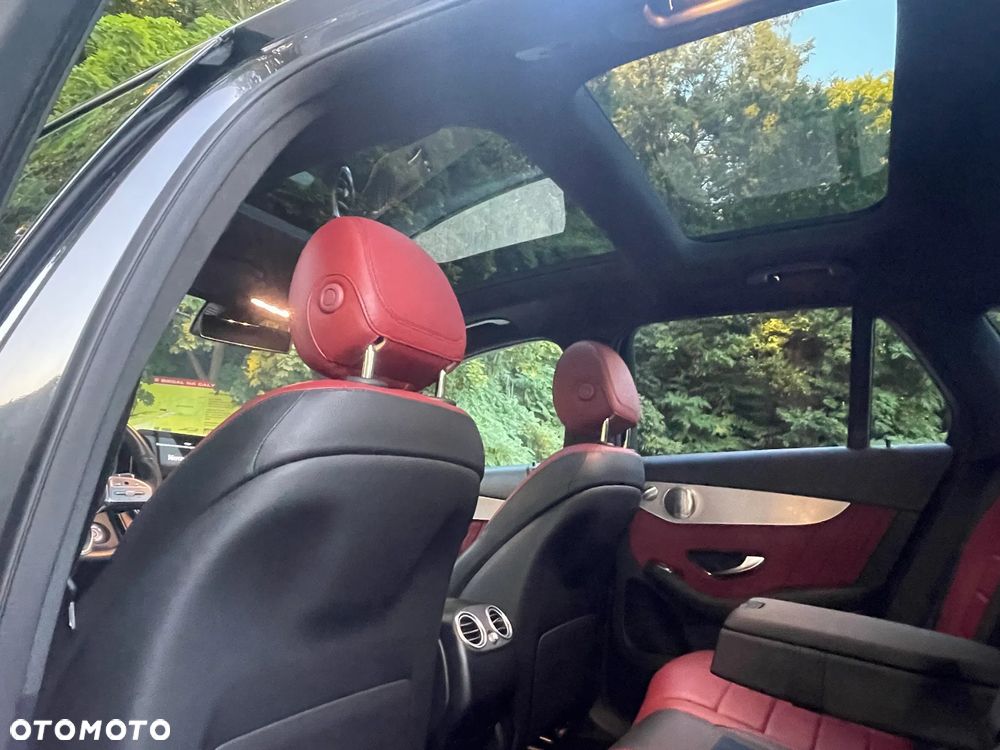 Mercedes-Benz GLC 300 4Matic 9G-TRONIC AMG Line Plus - 24