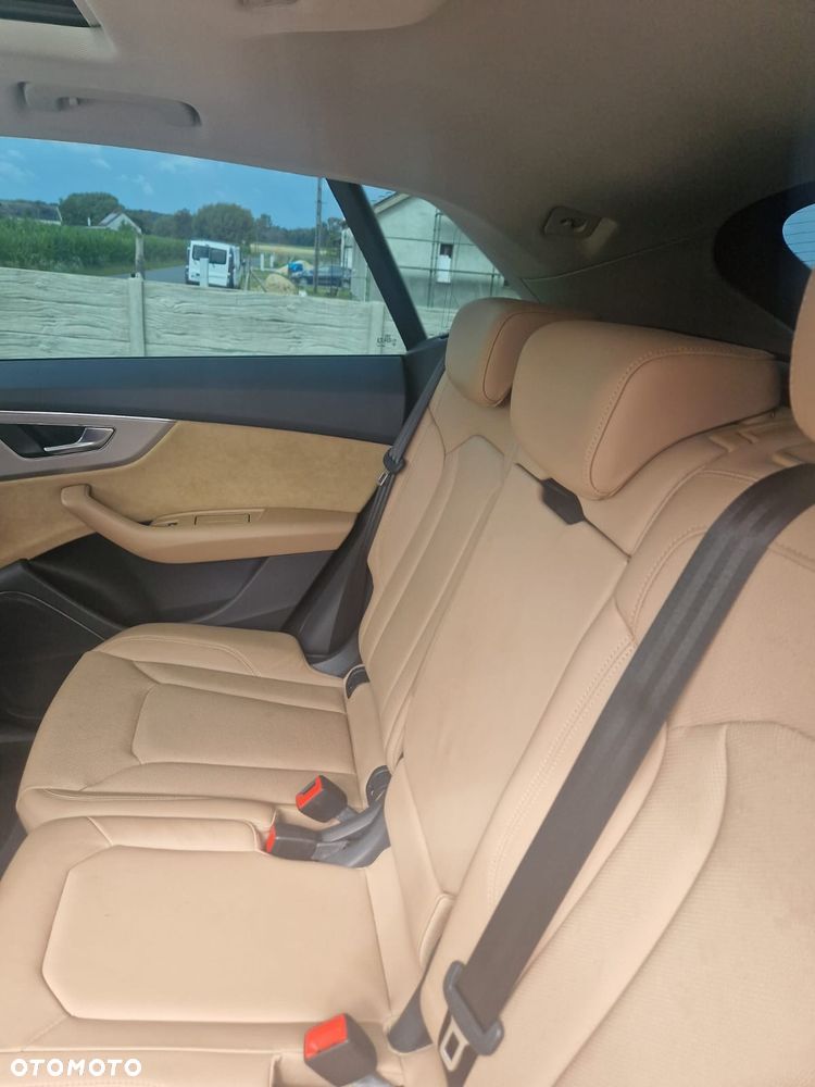 Audi Q8 - 12