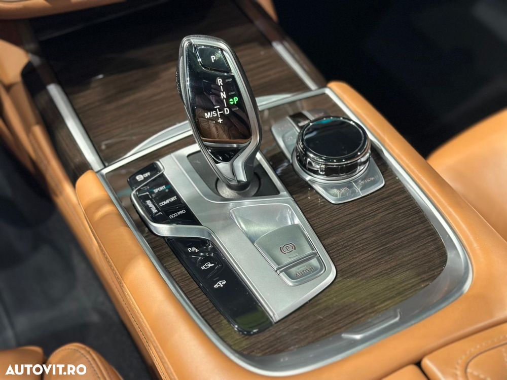 BMW Seria 7 740Li xDrive - 26