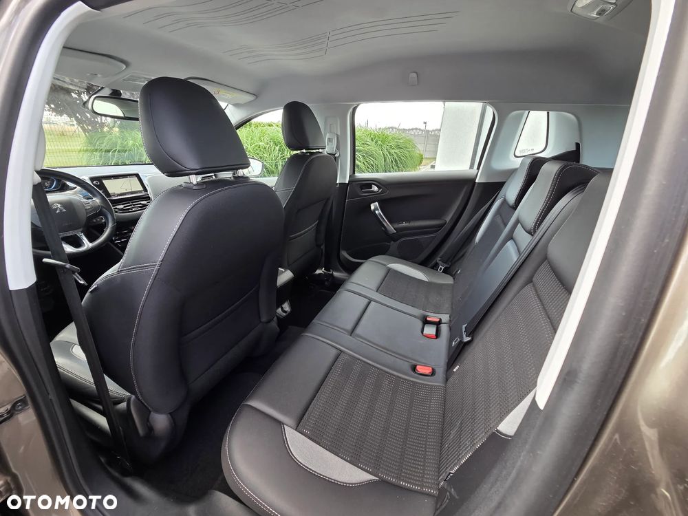 Peugeot 2008 PureTech 110 Stop&Start EAT6 Allure - 12