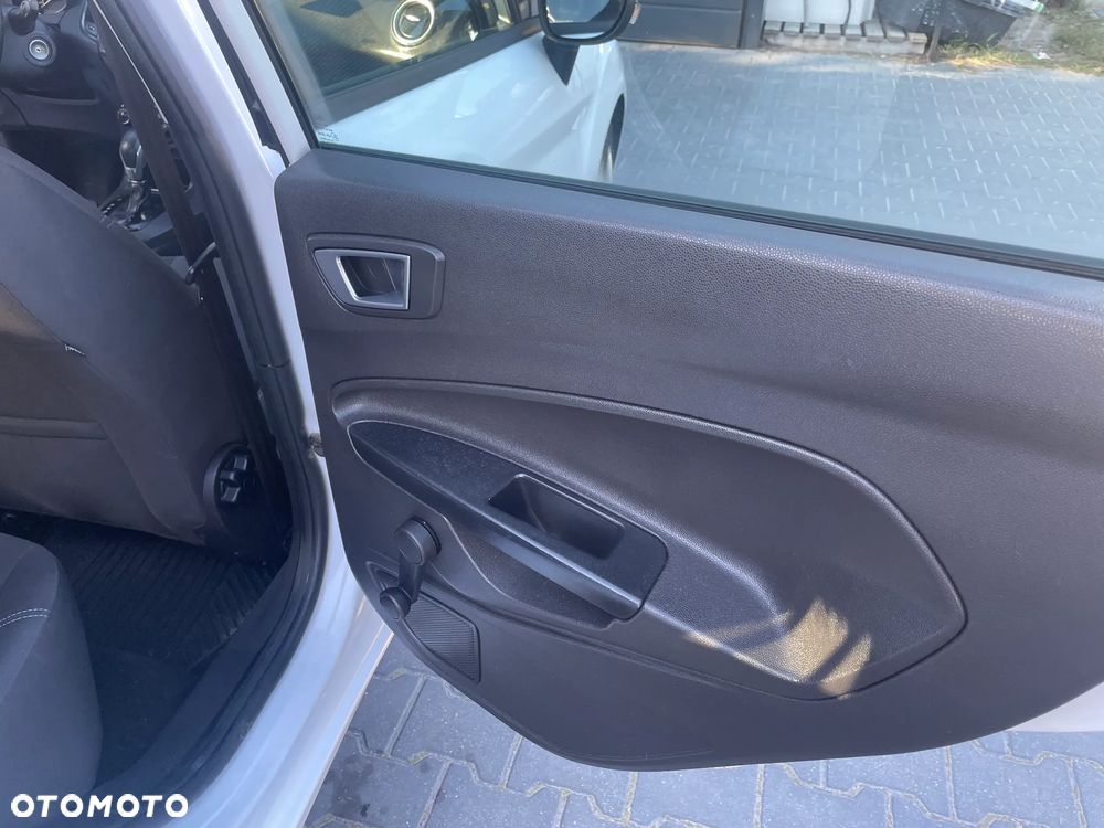 Ford Fiesta - 9