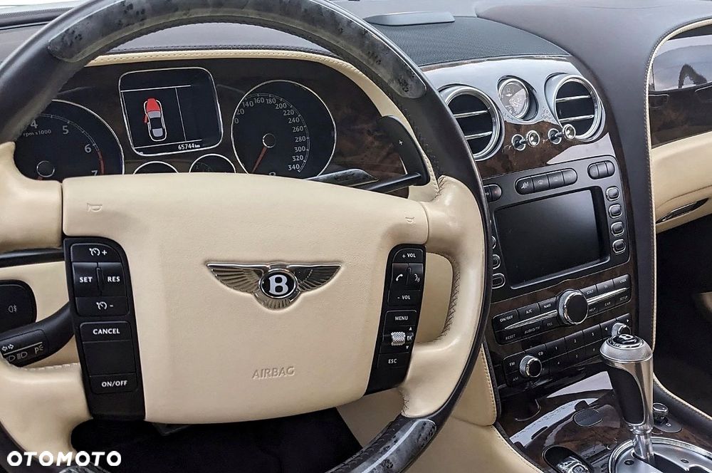 Bentley Flying Spur - 12