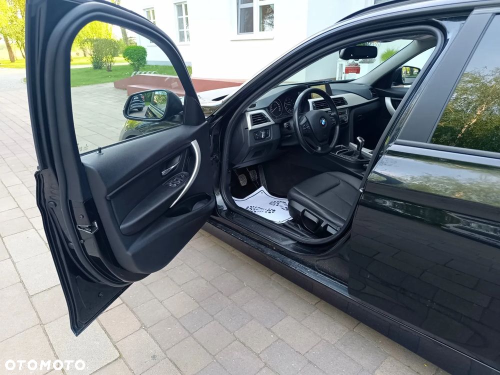 BMW Seria 3 318d DPF Edition Lifestyle - 24