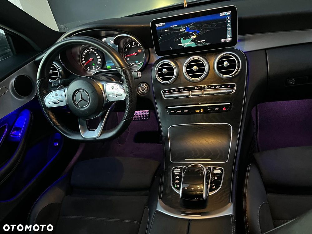 Mercedes-Benz Klasa C 200 4Matic 9G-TRONIC AMG Line - 9